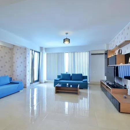 Sunny Luxury 2 Apartment Mamaia